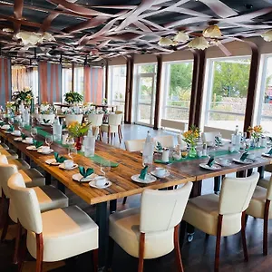 Hotel Bergwirtschaft Wilder Mann Und Restaurant, Dresden