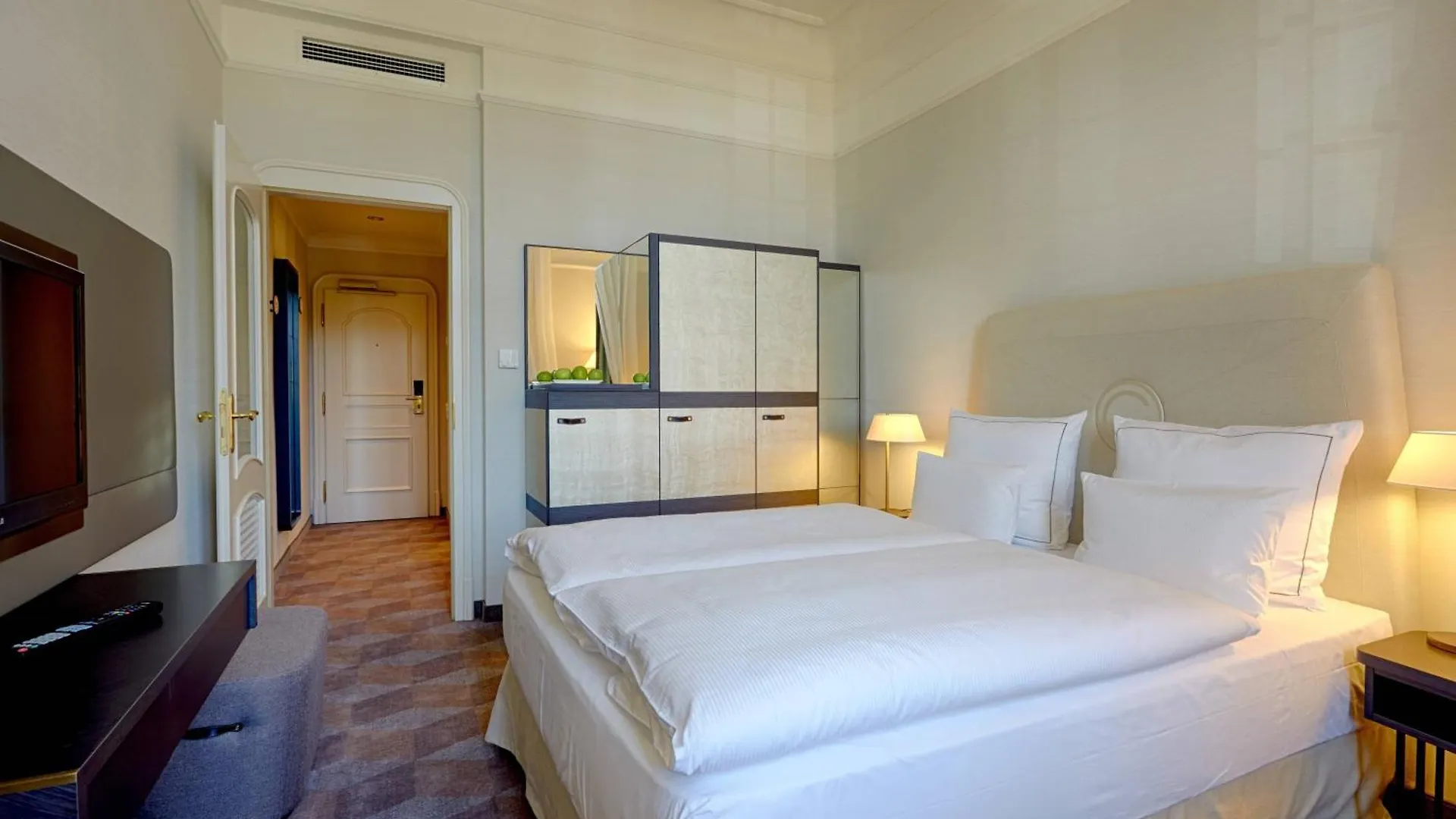 Gewandhaus Dresden, Autograph Collection Hotel Dresden